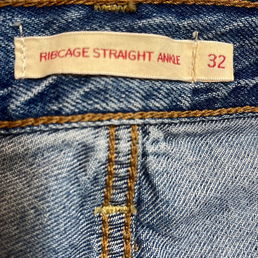 Levi’s Signature High Rise Rib Cage Straight Leg Distressed Jeans - Picture 11 of 13